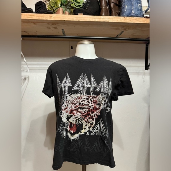 Def Leppard tee shirt size small black shirt - Picture 1 of 3